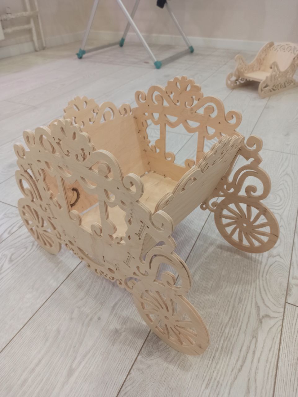 Деревянная карета для мандаринов на новый год Саратов вид 3